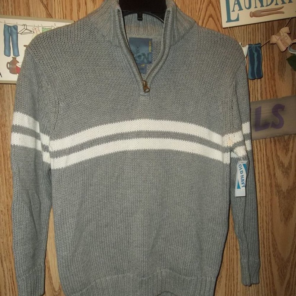 BNWT Kid's Zip Up Old Navy Sweater Size 8 (M)
